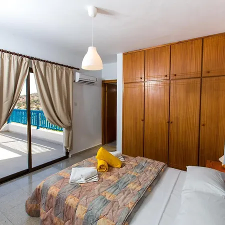 Med. Coast Villa *